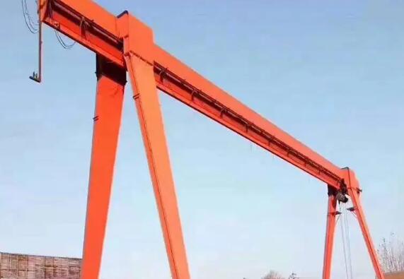 龍門(mén)吊主梁連接在什么情況下使用馬鞍?