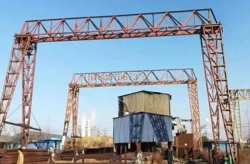 門式起重機減速機為什么漏油？我們平常該怎樣維修保養(yǎng)門式起重機？